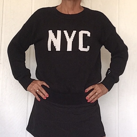 PINK VICTORIAS SECRET NYC BLACK CREW NECK SWEATER SMALL - Picture 3 of 12
